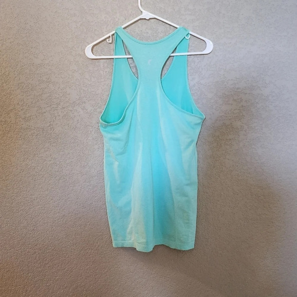 Zyia Active tank top size Medium - Picture 2 of 3